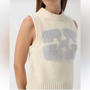 Ganni Cream Sleeveless V-Neck Sweater Vest with Silver Textured Motif